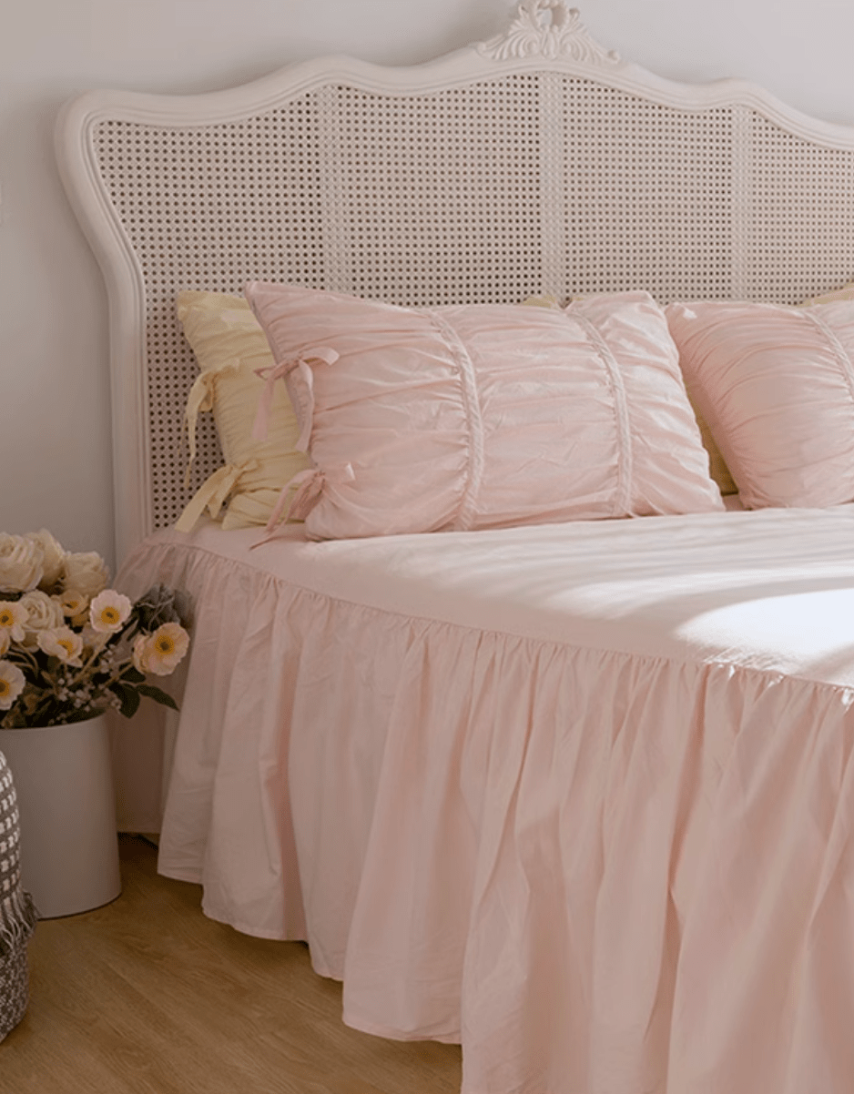 Coquette Ruffle Bedding Set with Ties / White