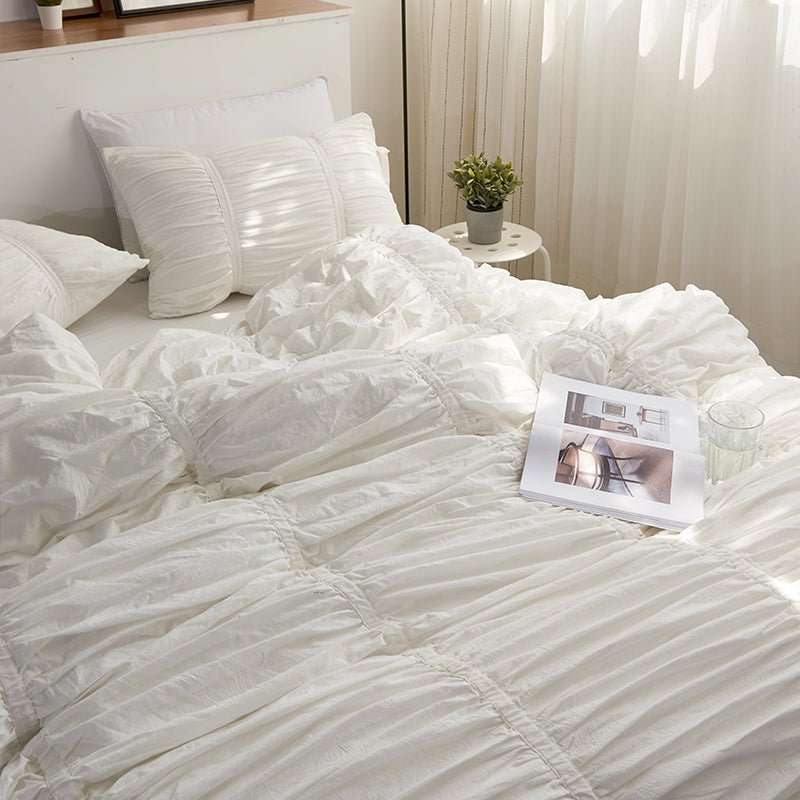 Coquette Ruffle Bedding Set with Ties / White
