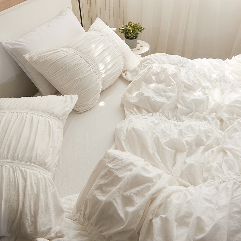 Coquette Ruffle Bedding Set with Ties / White