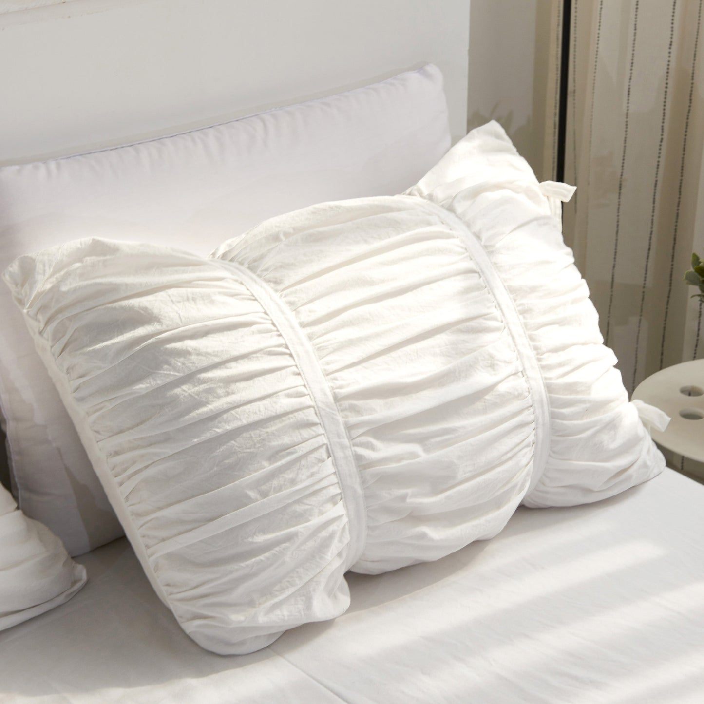 Coquette Ruffle Bedding Set with Ties / White