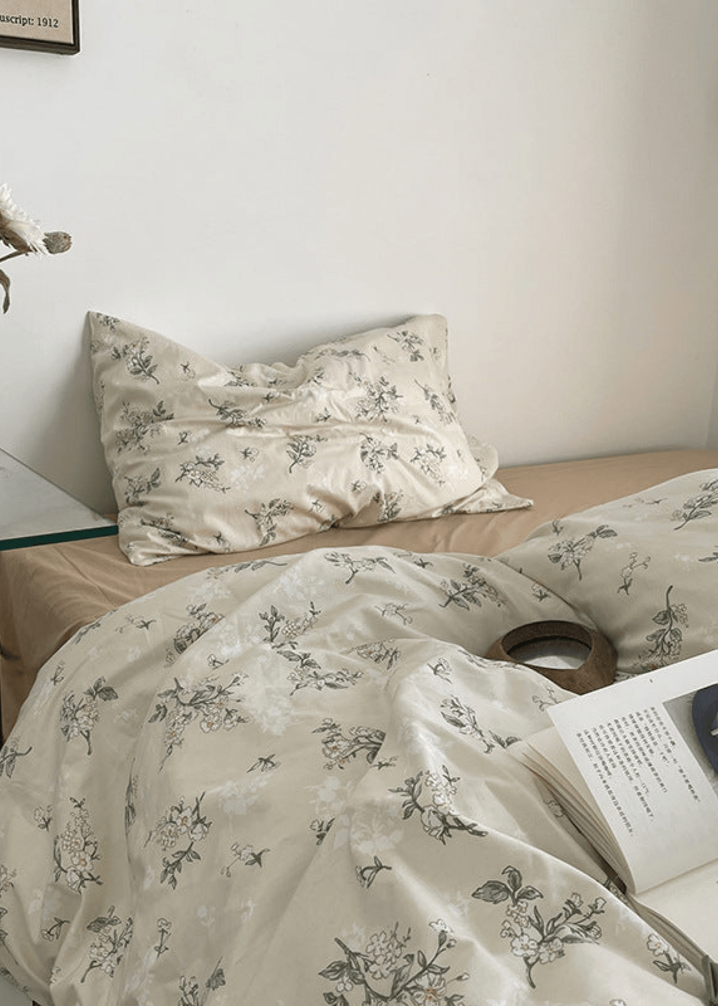Cottage Floral Bedding Set / Lilac Purple