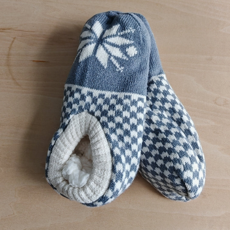 Warm And Lovely Glue-dispensing Non-slip Floor Shoes