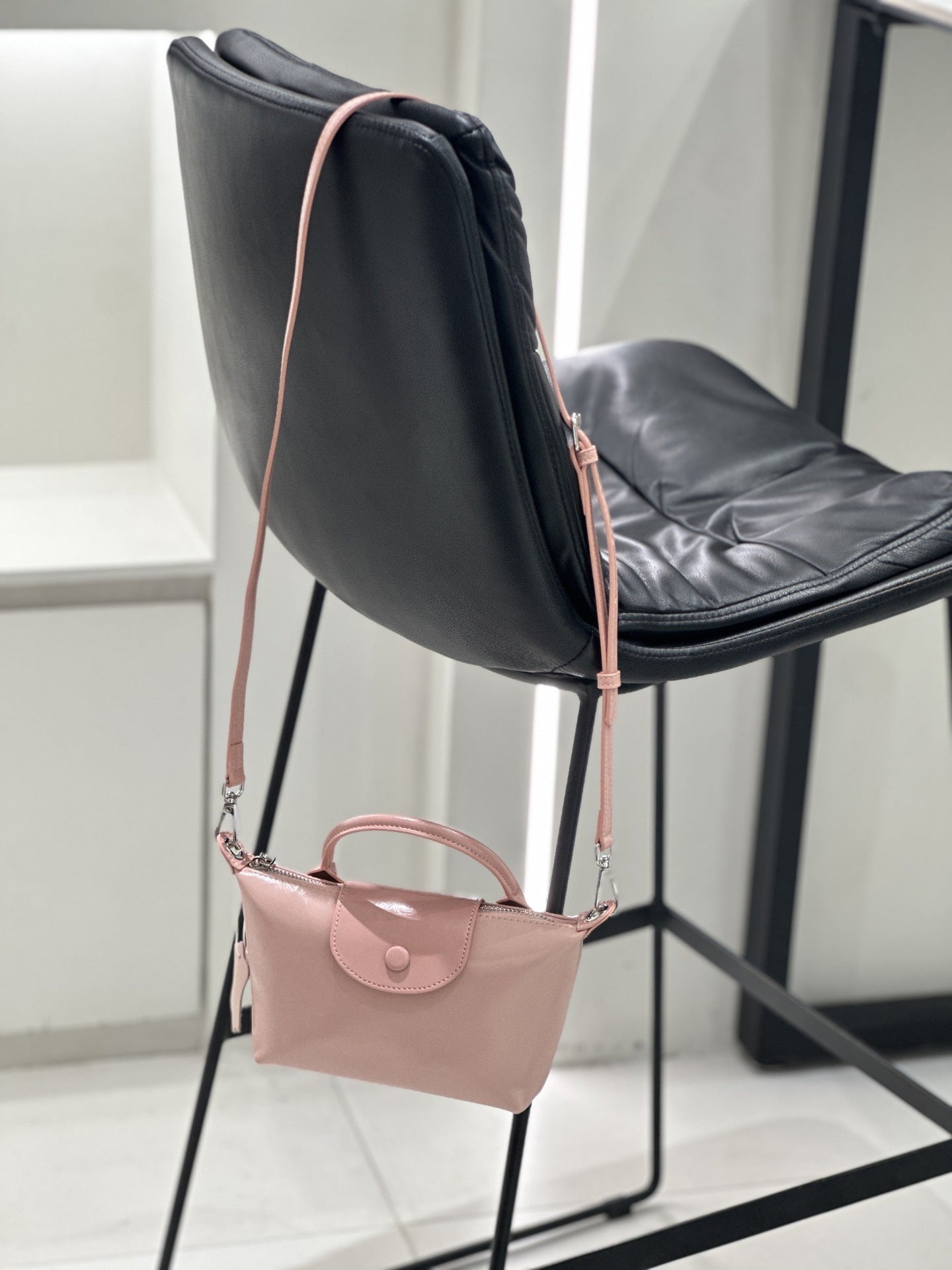 Badi Leather Women's Bag 2025 New Mini Dumpling Bag, Top Layer Cowhide Shoulder Bag, Crossbody Phone Bag, Coin Purse