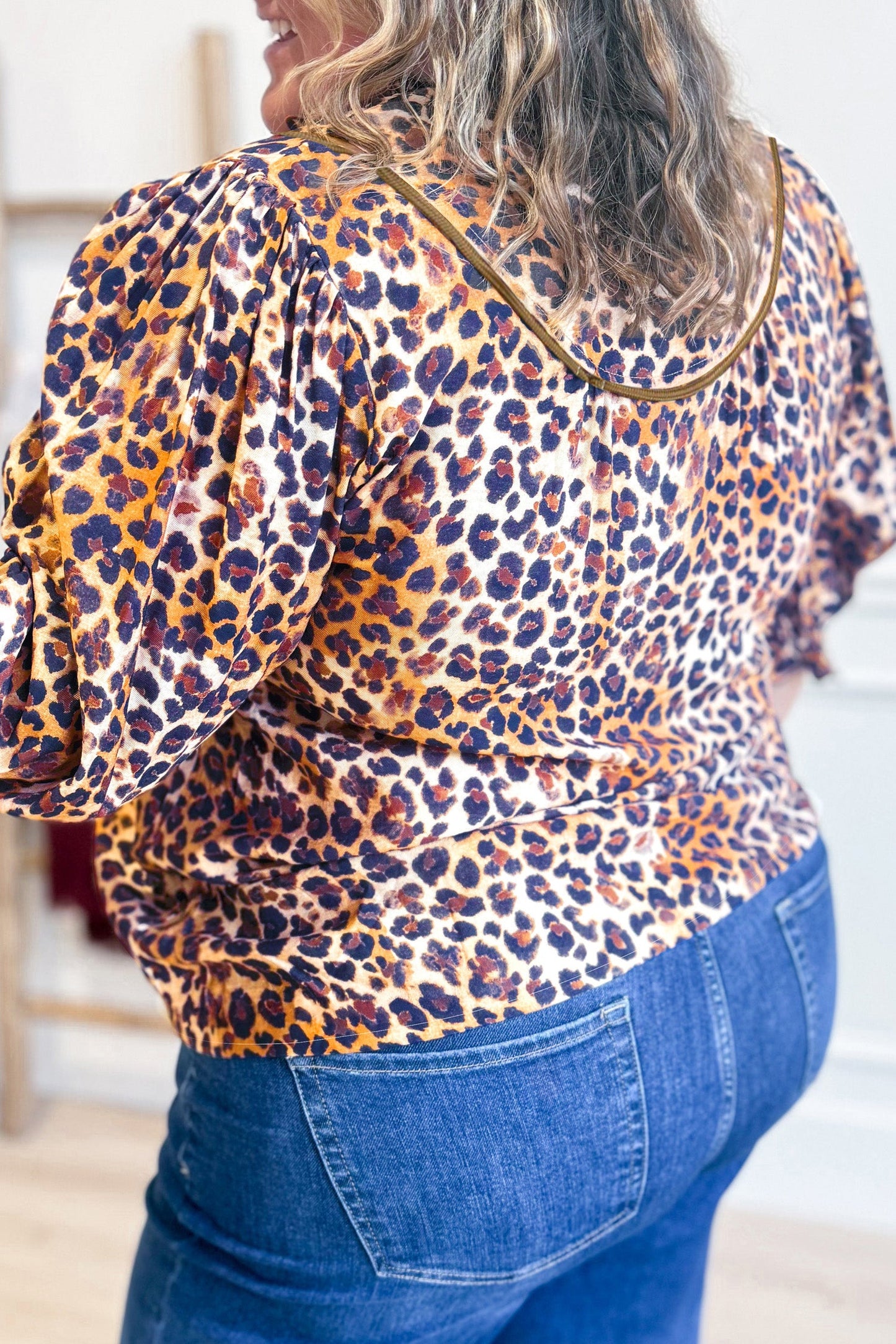 Angelina Frilled Stand PLUS Blouse