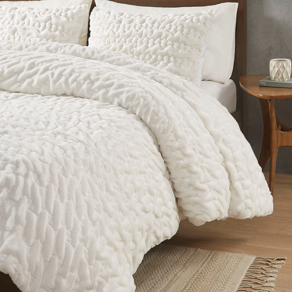 King/Cal King Ruched Fur Down Alternative Comforter Set