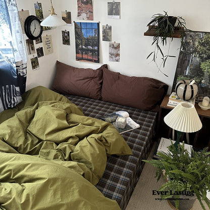 Dark Plaid Goblin Bedding Set