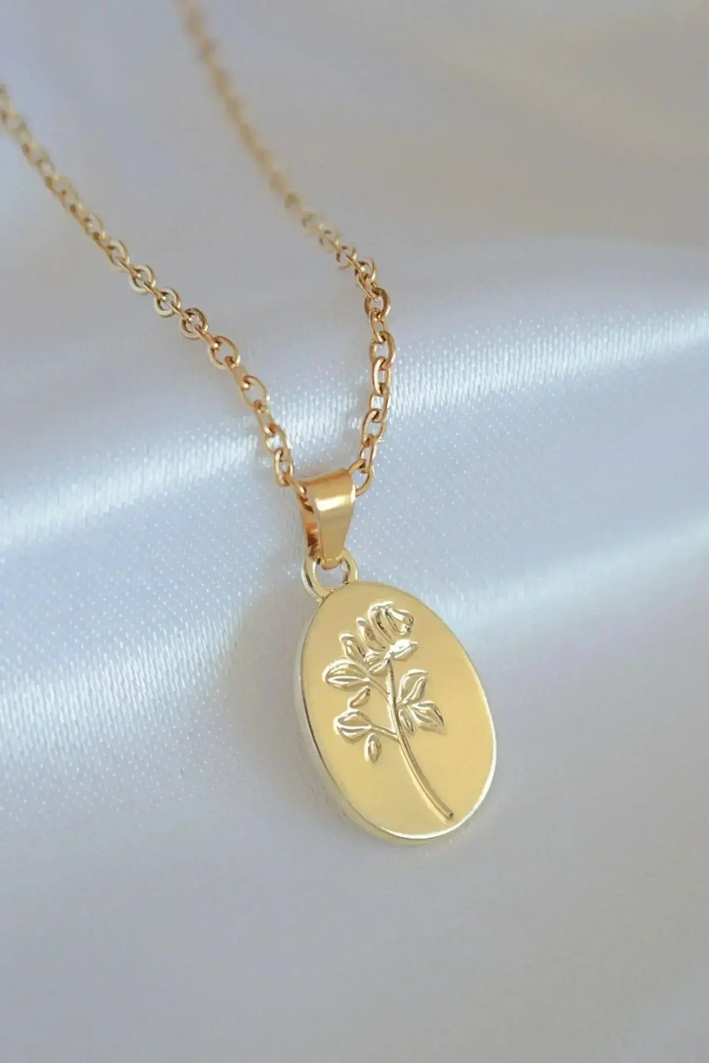 “Bouquet de Roses” 24K Classy Floral Necklace