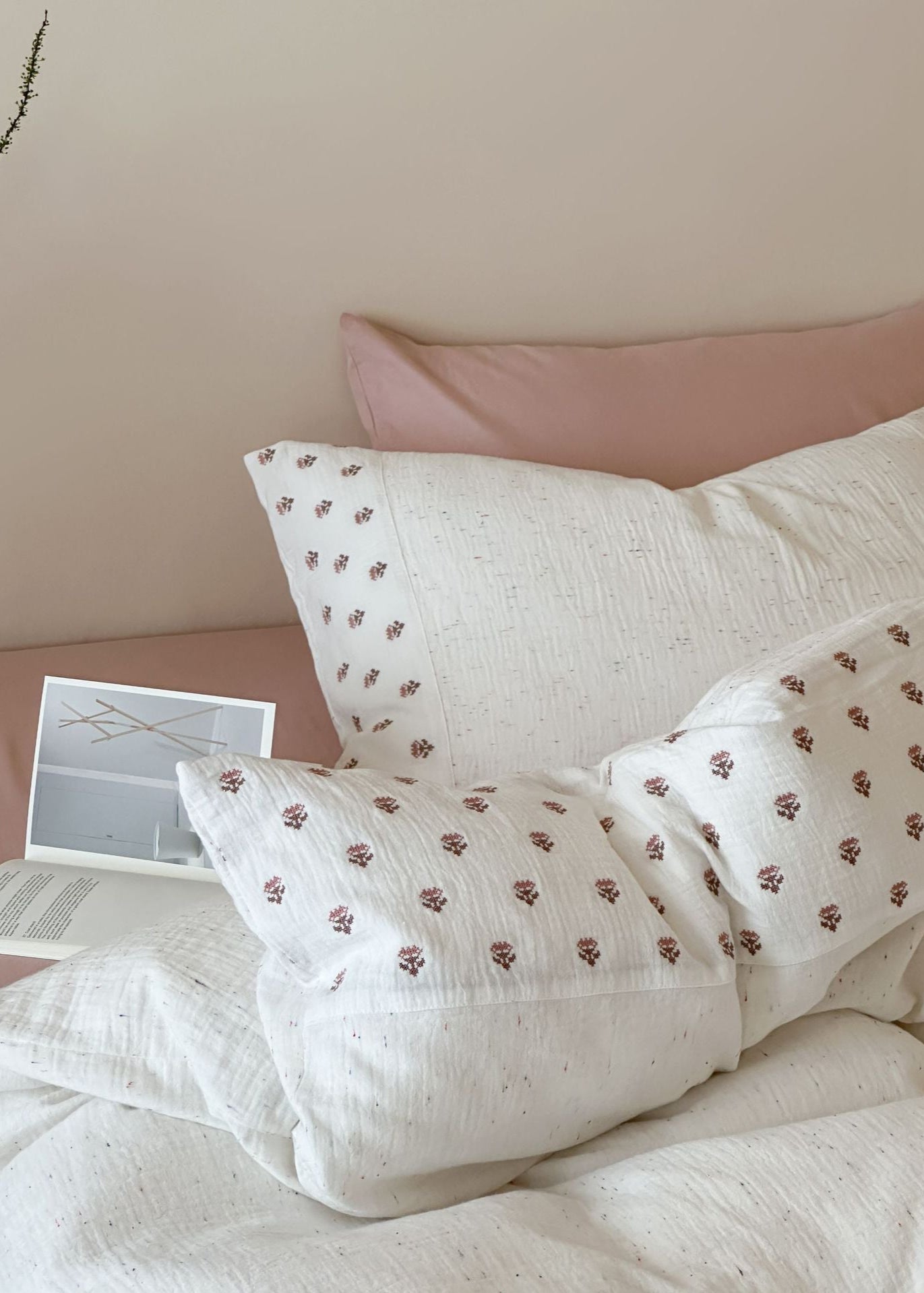 Delilah Floral Double Gauze Bedding Set / White