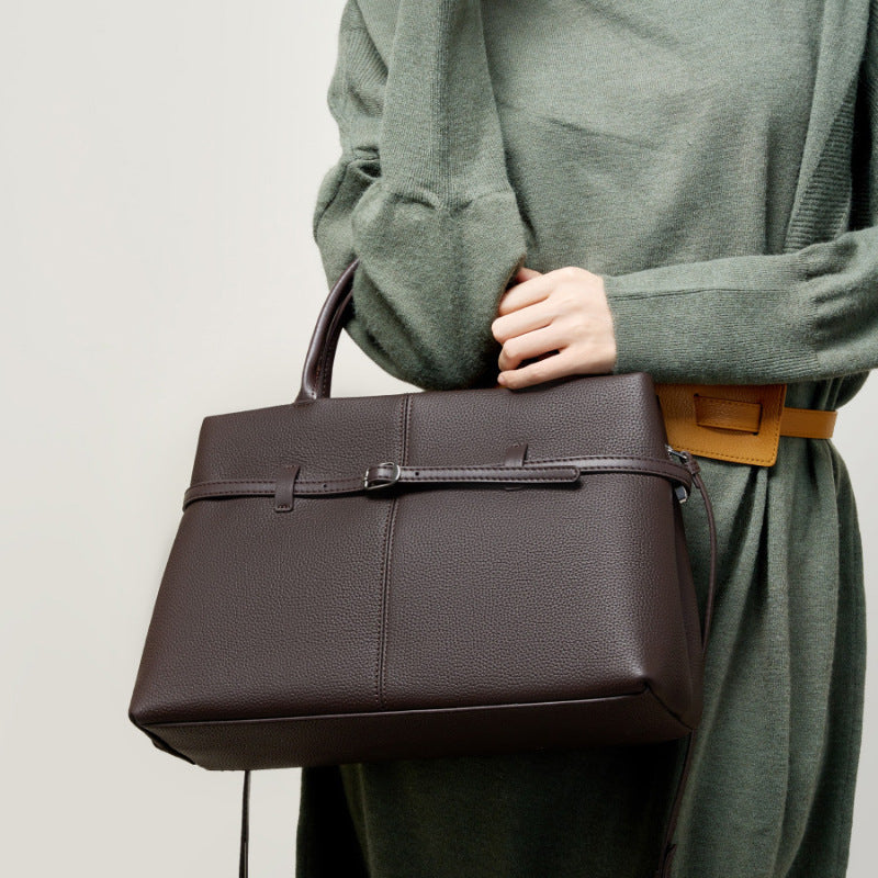 New SpringSummer High-Capacity Commuter Platinum Womens Bag
