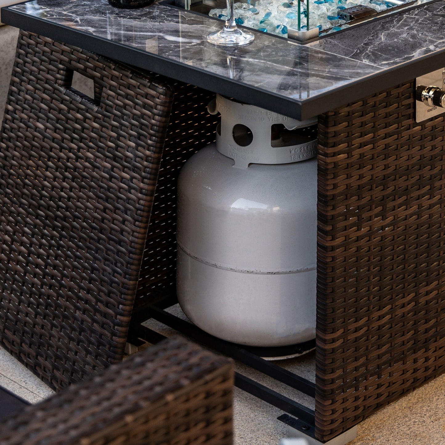 Outdoor Propane Gas Fire Pit Table With Lid With Glass Rocks And Rain Cover - Espresso