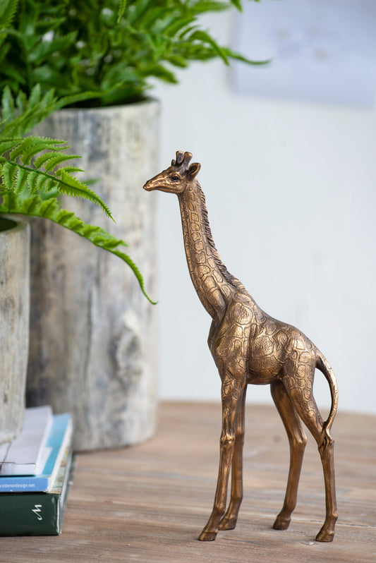 5.9x2.2x11.2" Giraffe Statuette, Animal Statue Décor