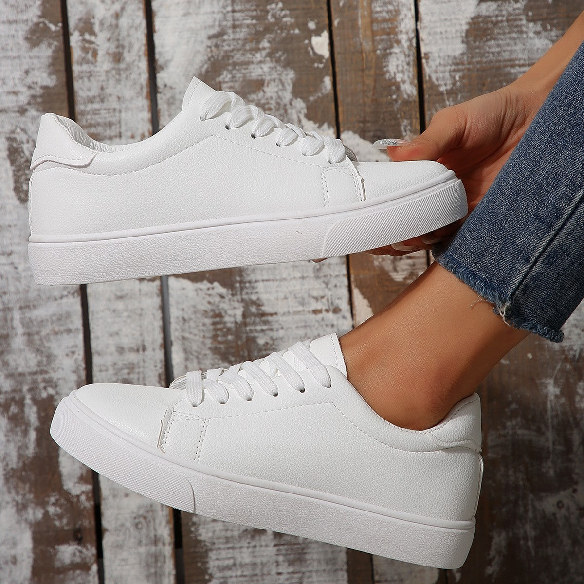 Plus-size Casual Versatile White Flat Shoes Laced Korean-style Low-top Sneakers