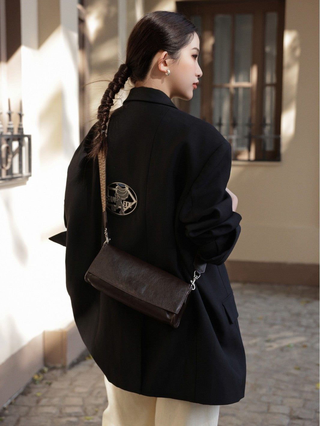 New Genuine Leather Women's Bag, High-End Feel Baguette Bag, Niche Design Shoulder And Underarm Bag, Light Luxury Crossbody Bag