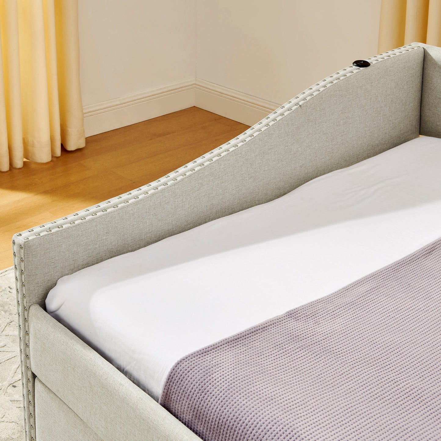 Upholstered Daybed With USB Charging & Pull Out Bed