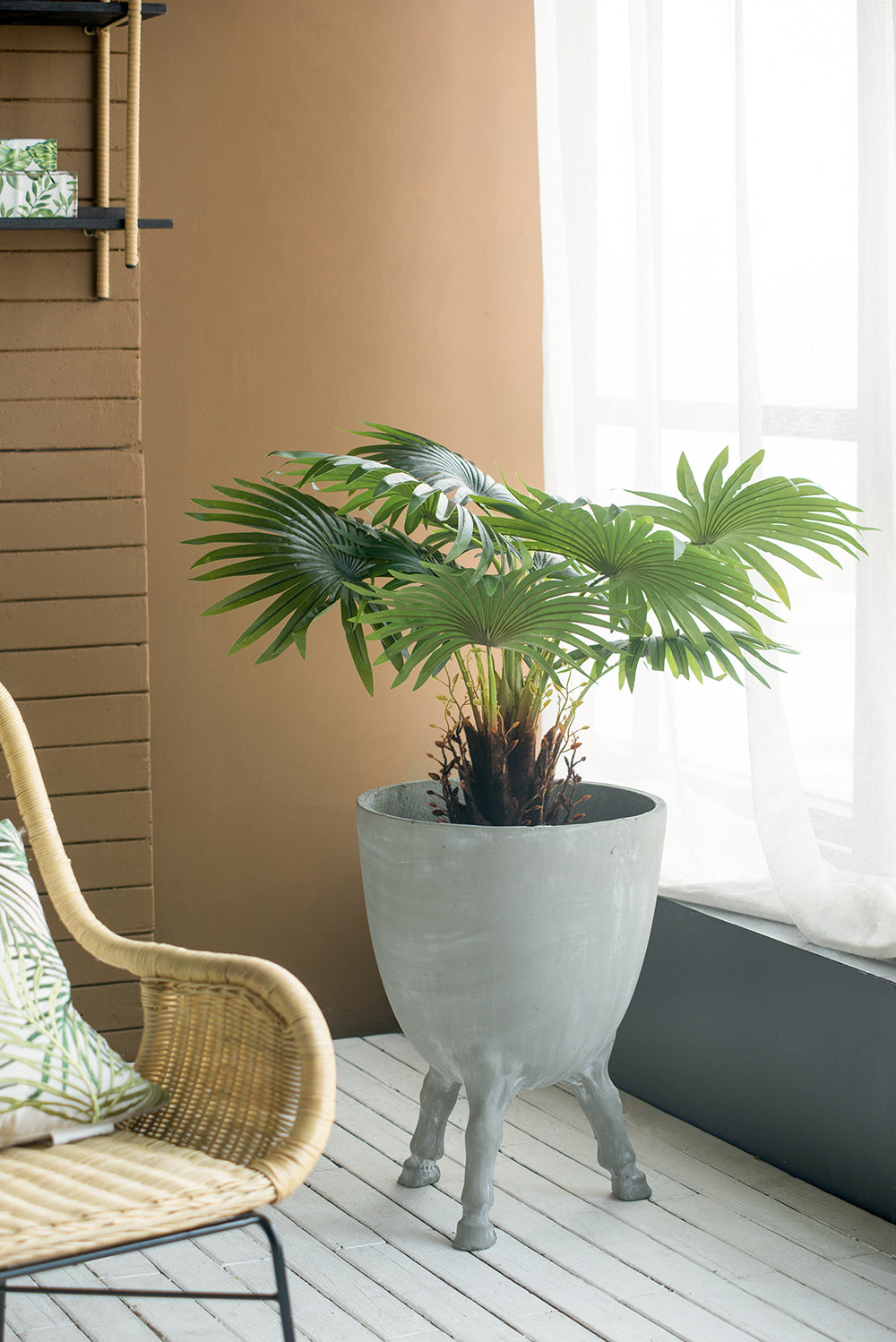 D16x22" Planter with Legs