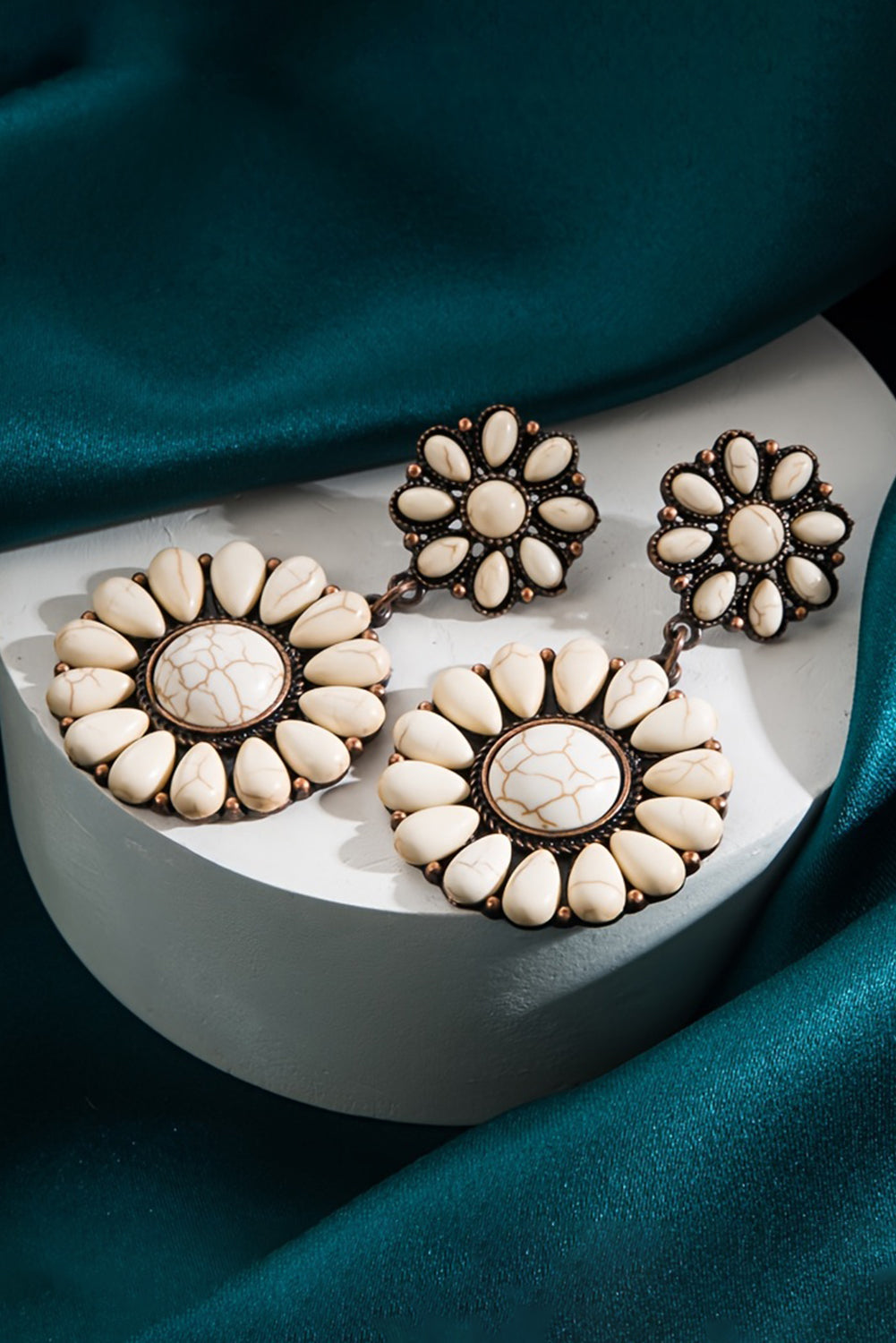 Daniela Flower Shape Stud Earrings