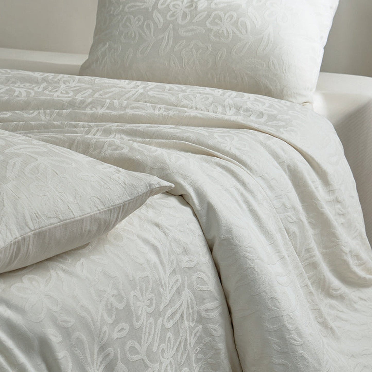 Elin Tencel Silky Jacquard Bedding Set / Garden