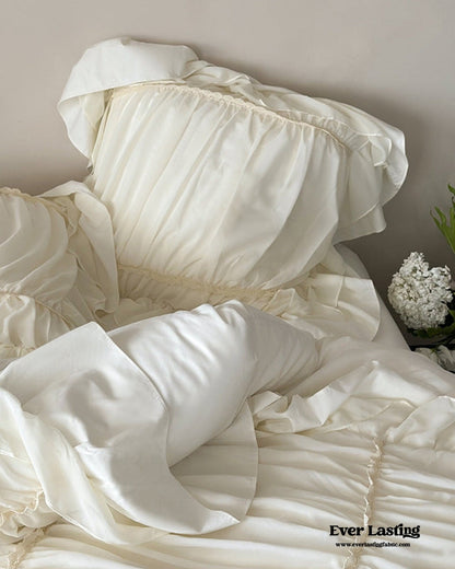 Élodie Silky Coquette Ruffled Bedding Set / Beige