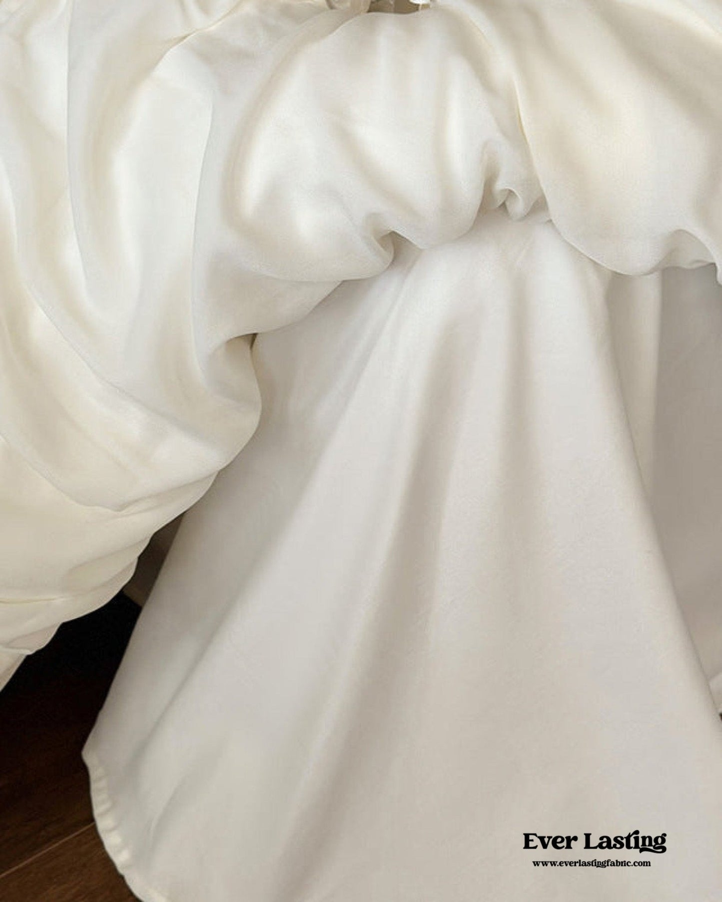 Élodie Silky Coquette Ruffled Bedding Set / Beige