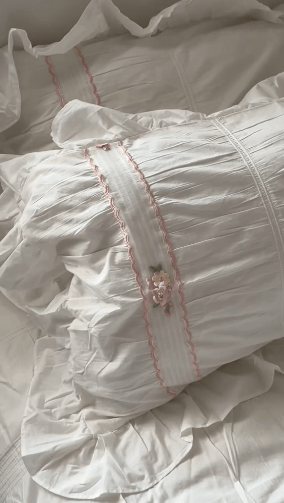 Embroidered Lace Ruffle Bedding Set / Pink