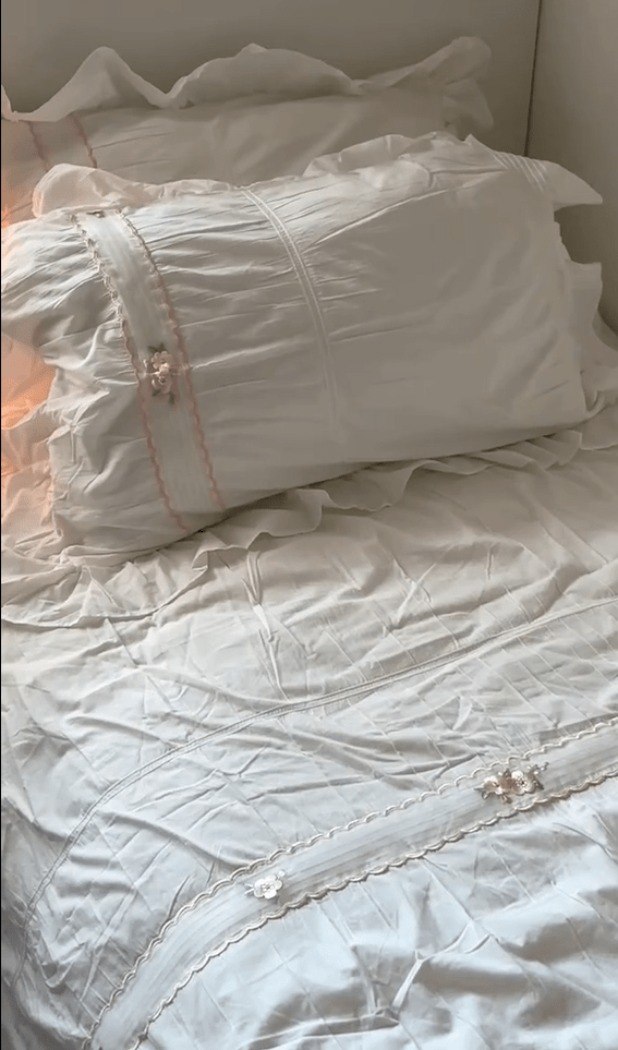 Embroidered Lace Ruffle Bedding Set / White