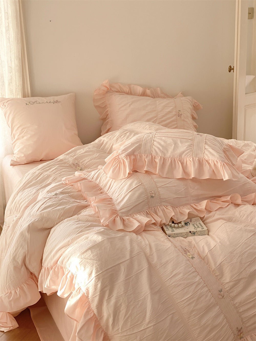 Embroidered Lace Ruffle Bedding Set / White