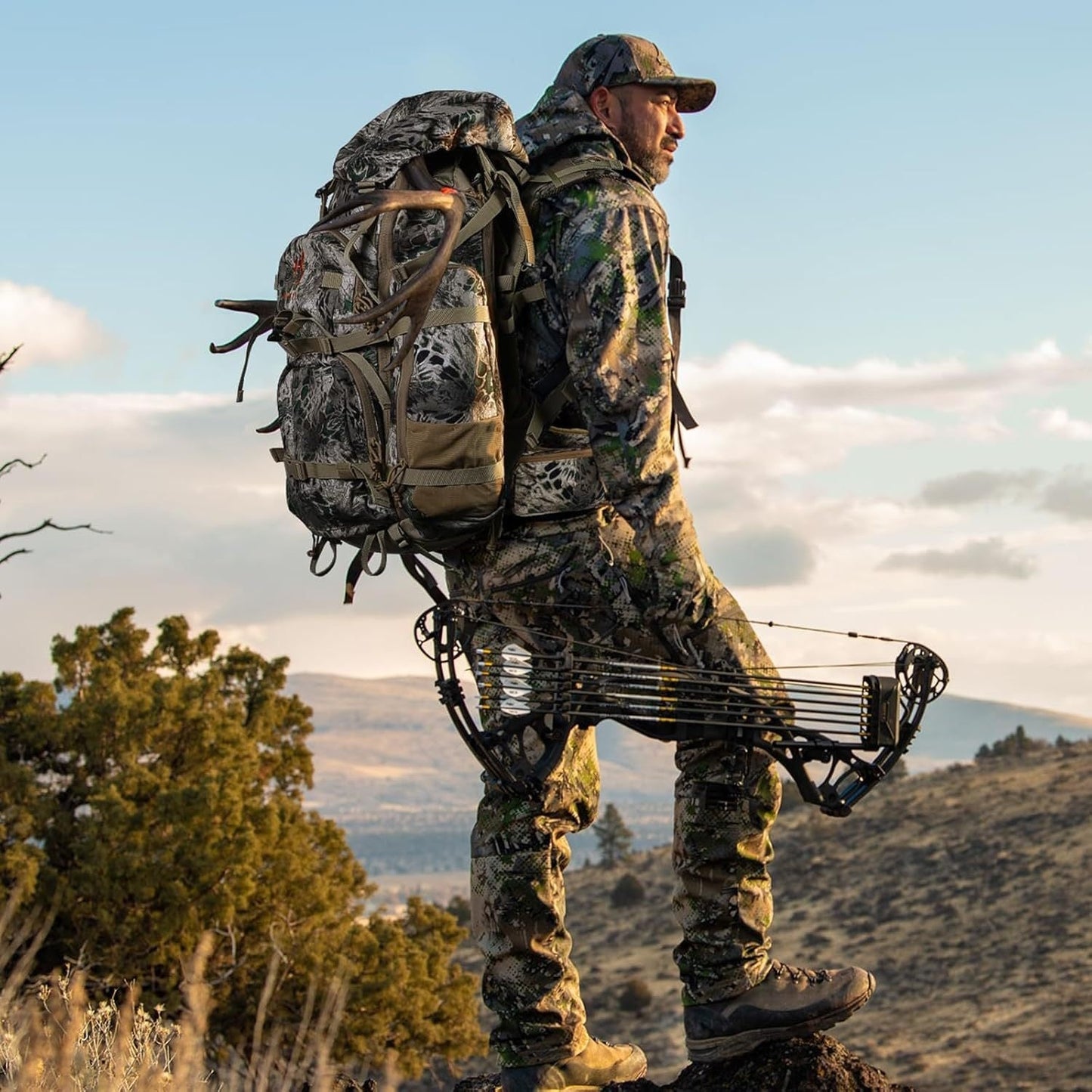 Mens And Womens Military-style Large-capacity Hiking Backpack