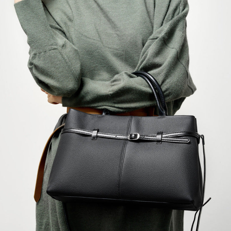New SpringSummer High-Capacity Commuter Platinum Womens Bag