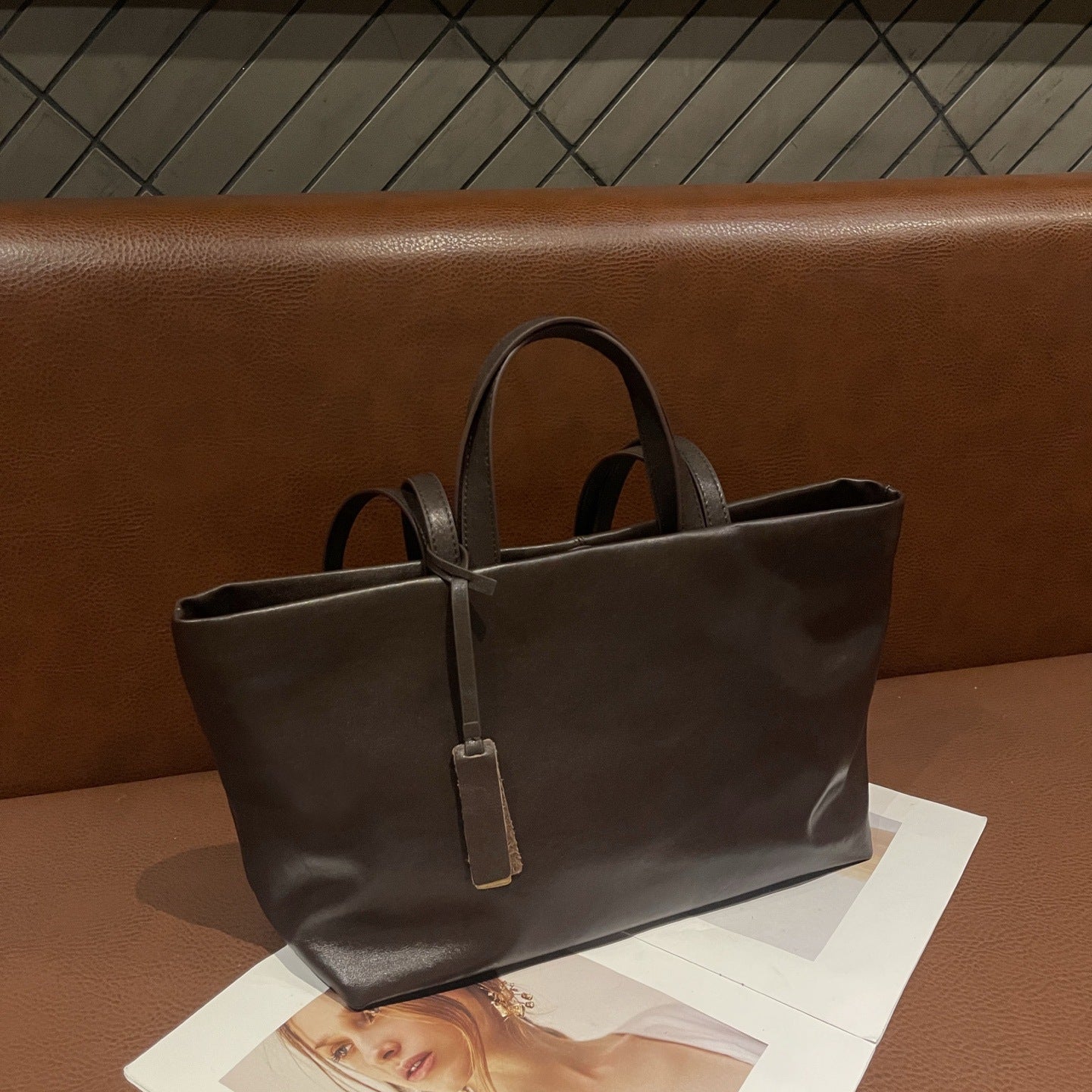 New Genuine Leather Women's Bag, Underarm Single-shoulder Cross-border First-layer Cowhide Tote, Niche Crossbody, Vintage Soft Leather, Large Capacity