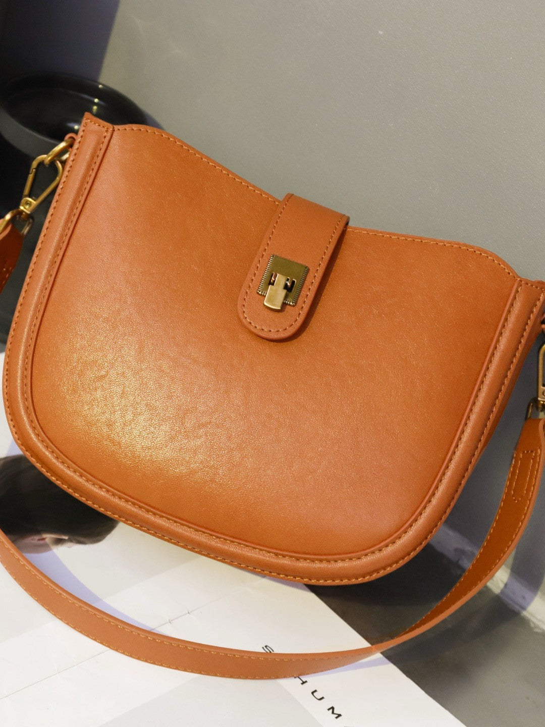 Genuine Leather Women's Bag, Top-layer Cowhide Saddle Bag, High-end Feel Genuine Leather Single Shoulder Half-moon Bag, Commuter Crossbody