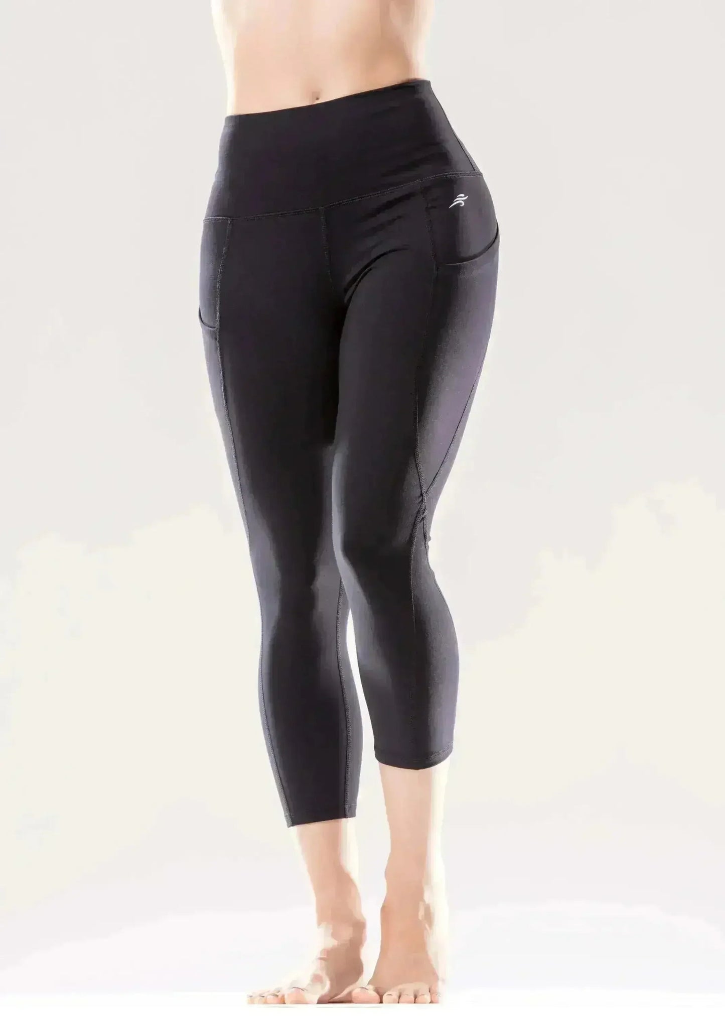 Jolie High-Waisted Capri Leggings with Hip Pockets | Femstylo
