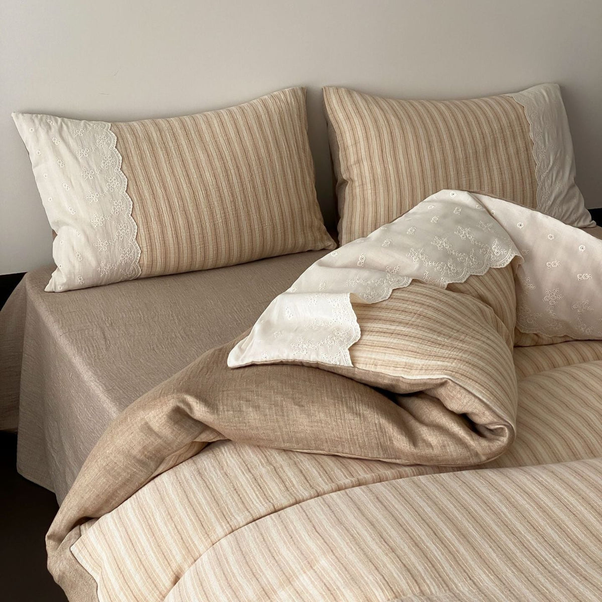 Florence Lace Double Gauze Striped Bedding Set / Beige Brown