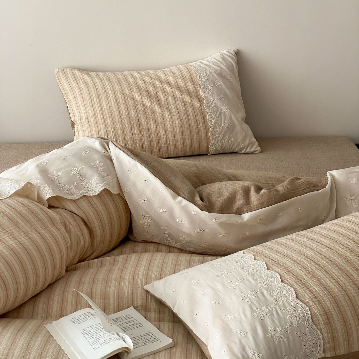Florence Lace Double Gauze Striped Bedding Set / Beige Brown