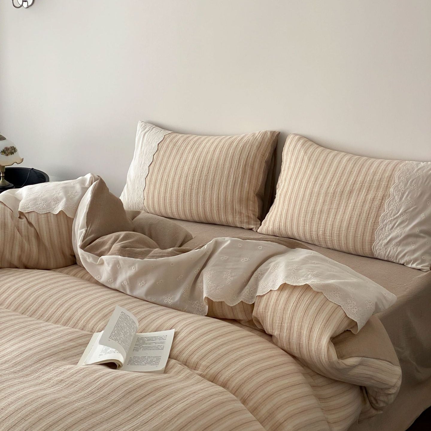 Florence Lace Double Gauze Striped Bedding Set / Beige Brown