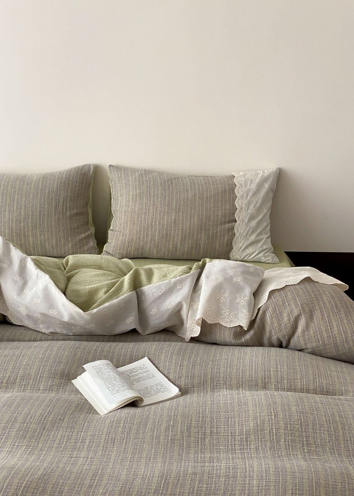 Florence Lace Double Gauze Striped Bedding Set / Beige Brown