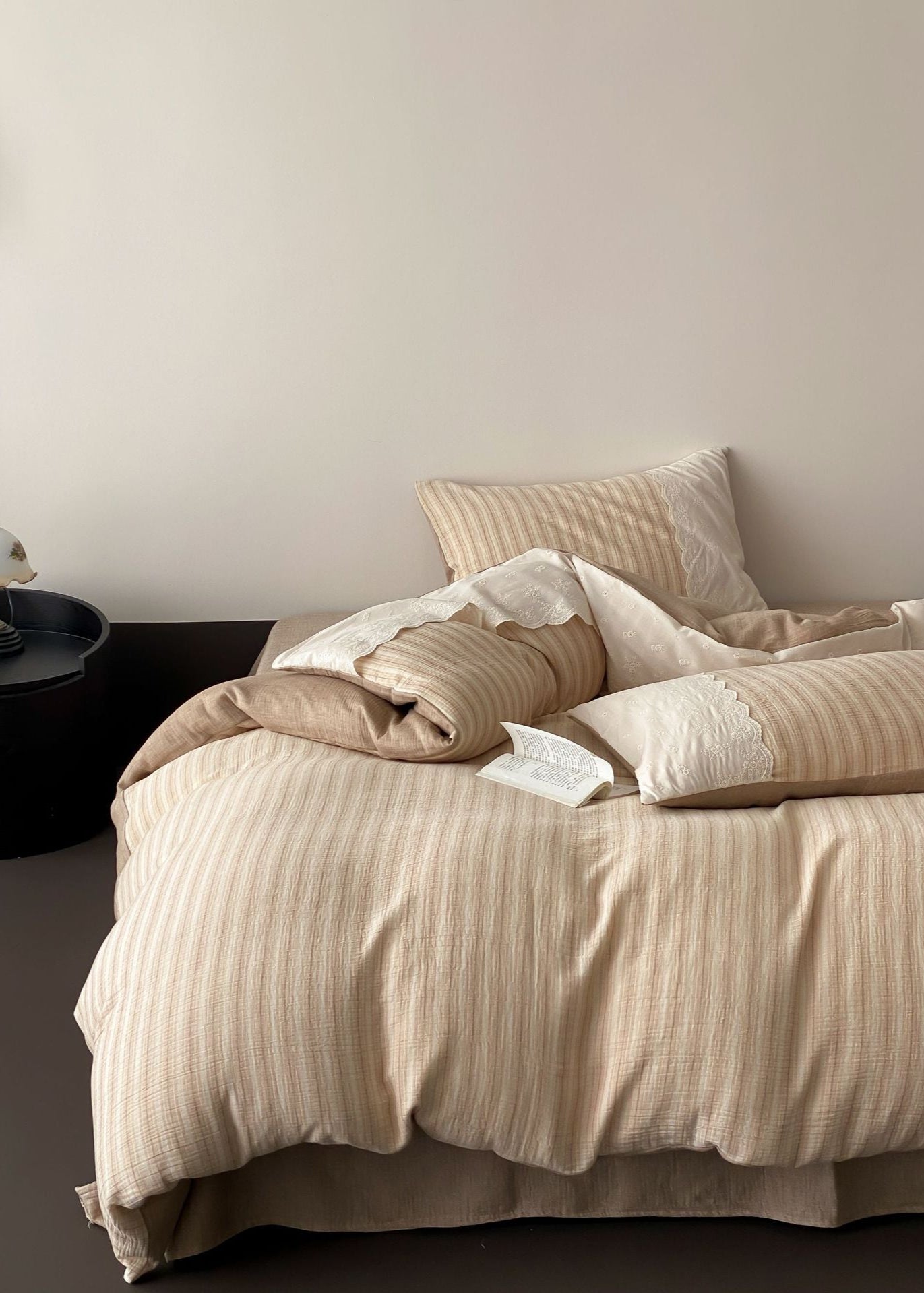 Florence Lace Double Gauze Striped Bedding Set / Beige Brown