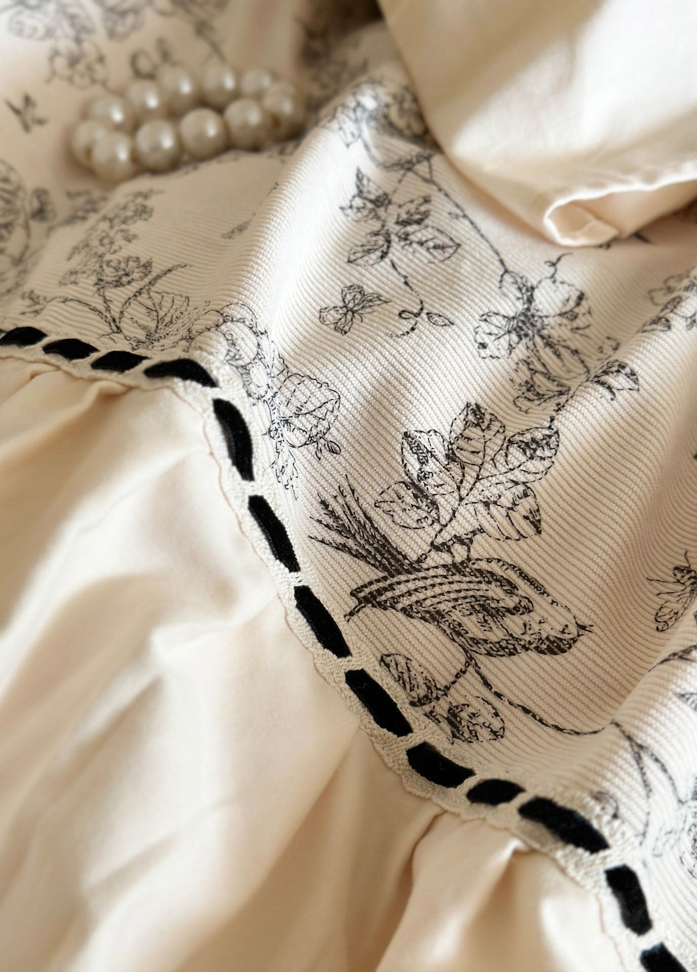 French Black Lace Bedding Set / Cream