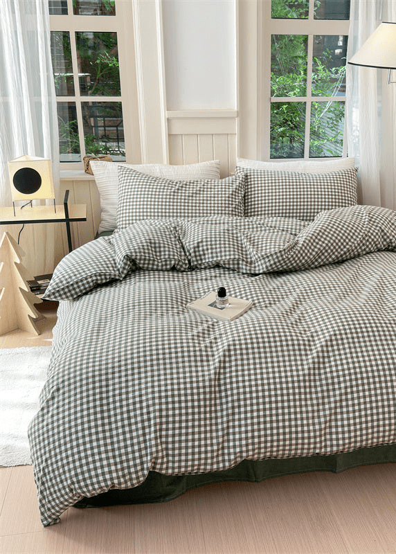 Gingham Bedding Set / Red