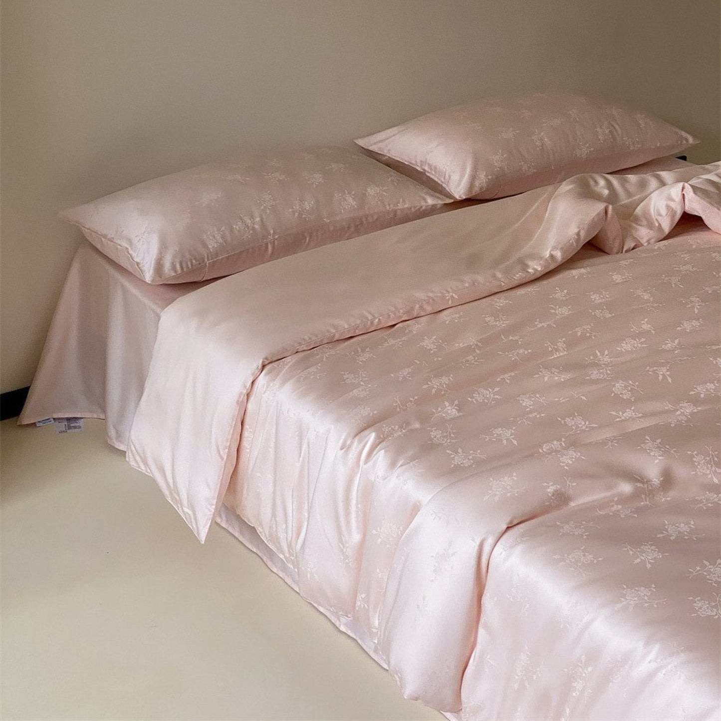 Grace Silky Floral Luxury Bedding Set / Cream