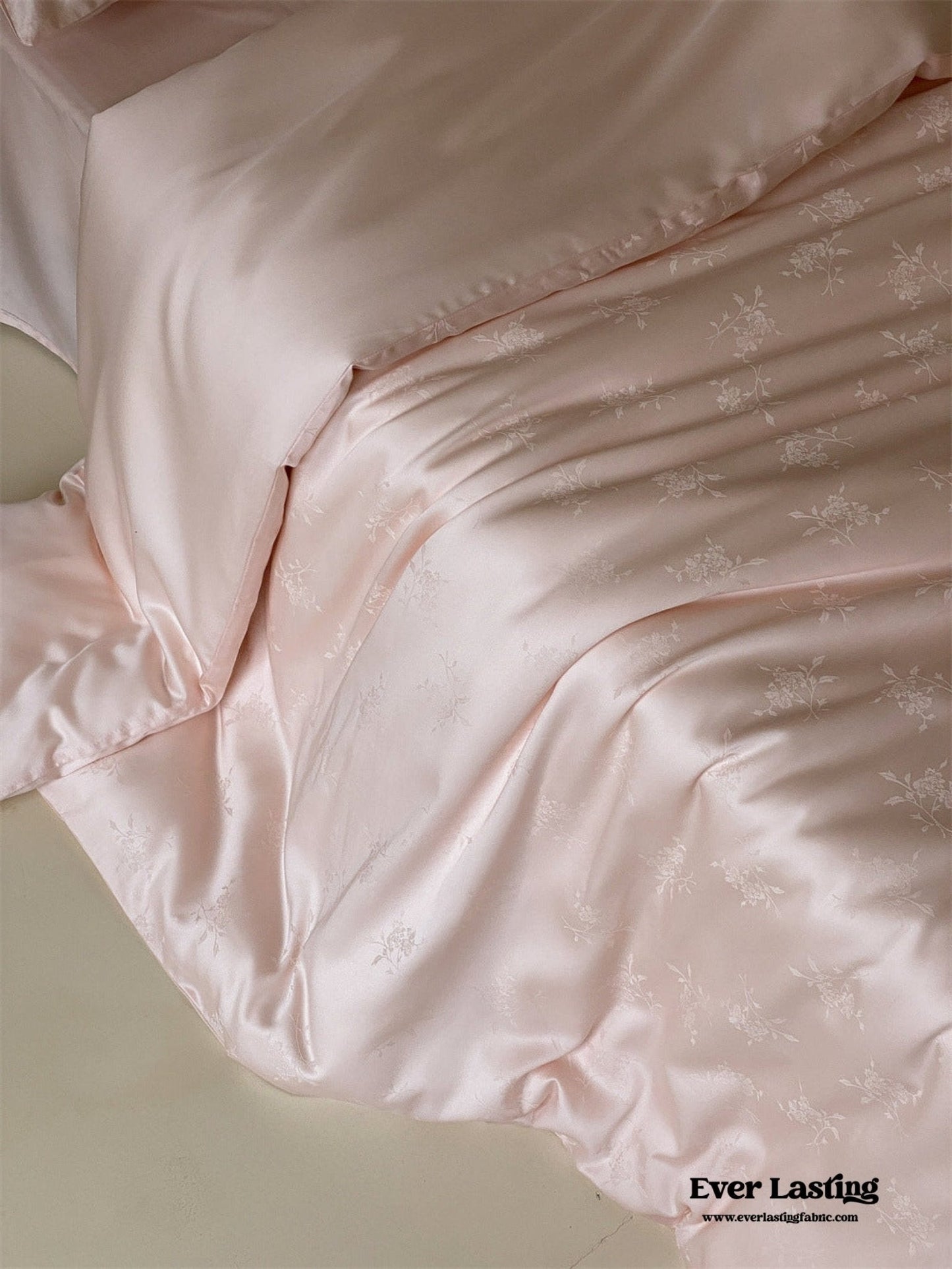 Grace Silky Floral Luxury Bedding Set / Cream