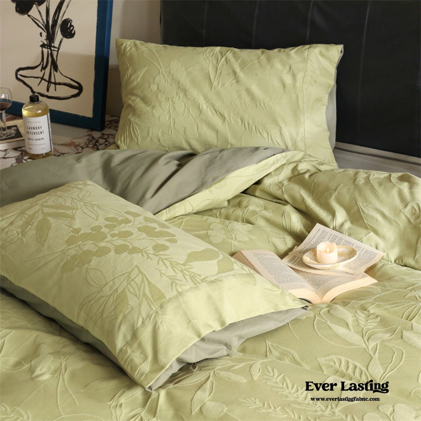 Hidden Garden Jacquard Floral Bedding Set / Moss Green
