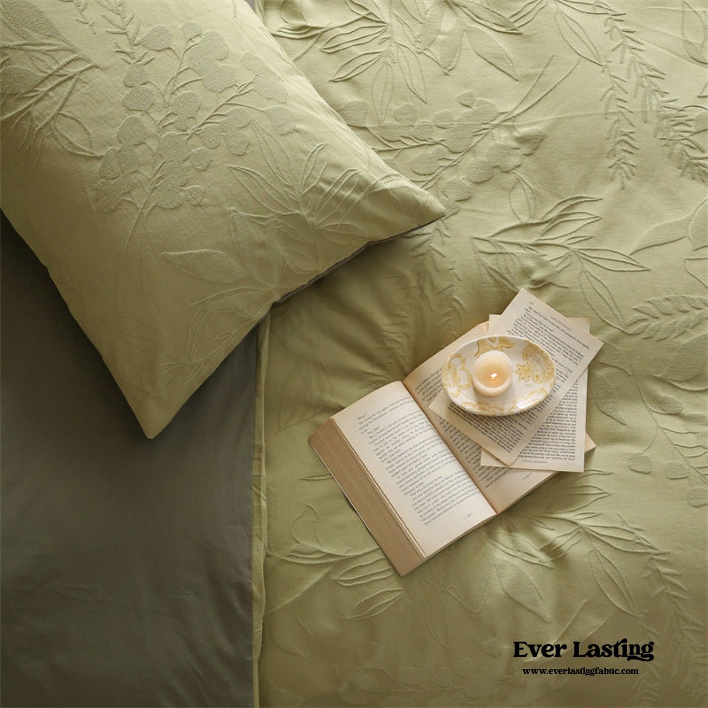 Hidden Garden Jacquard Floral Bedding Set / Moss Green