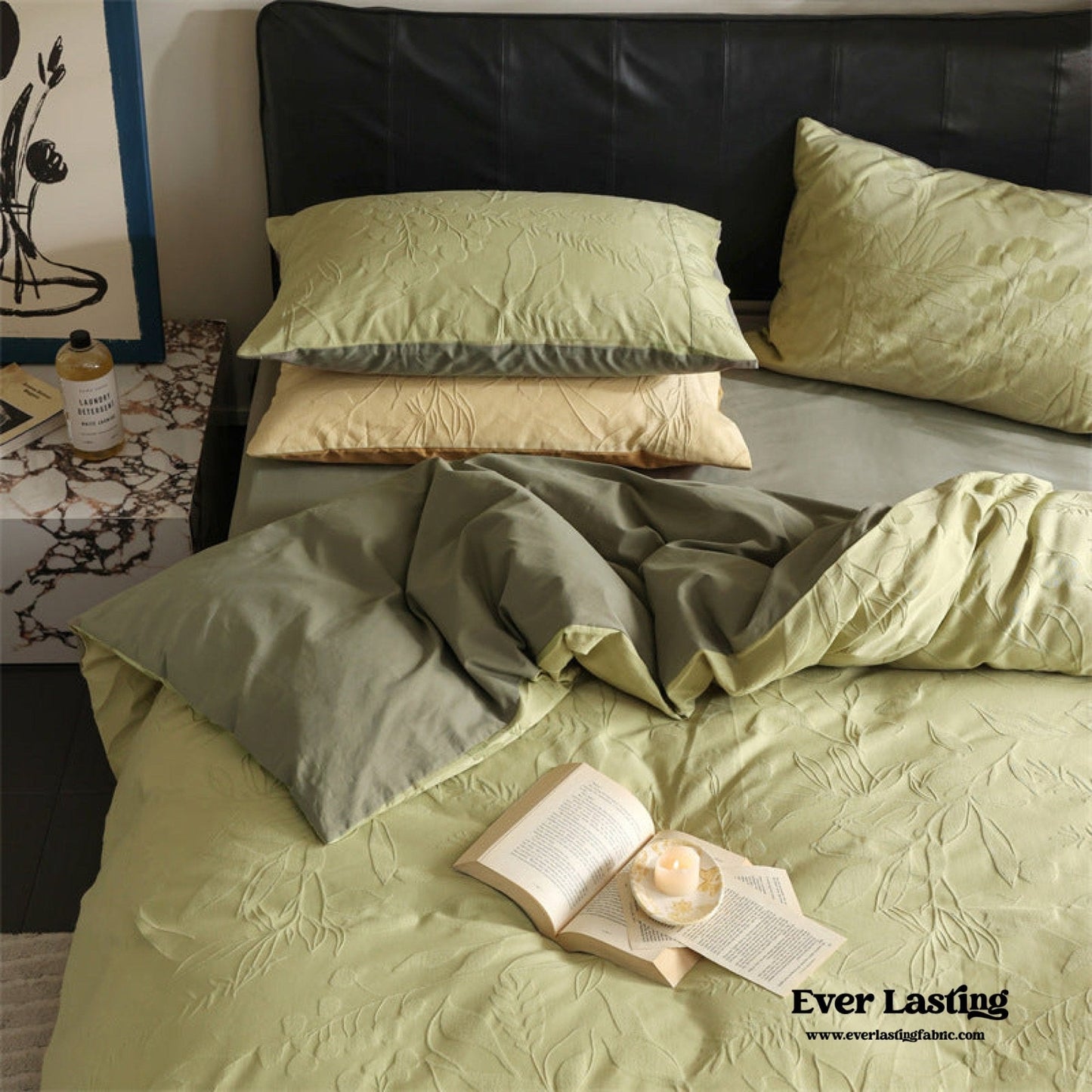 Hidden Garden Jacquard Floral Bedding Set / Moss Green