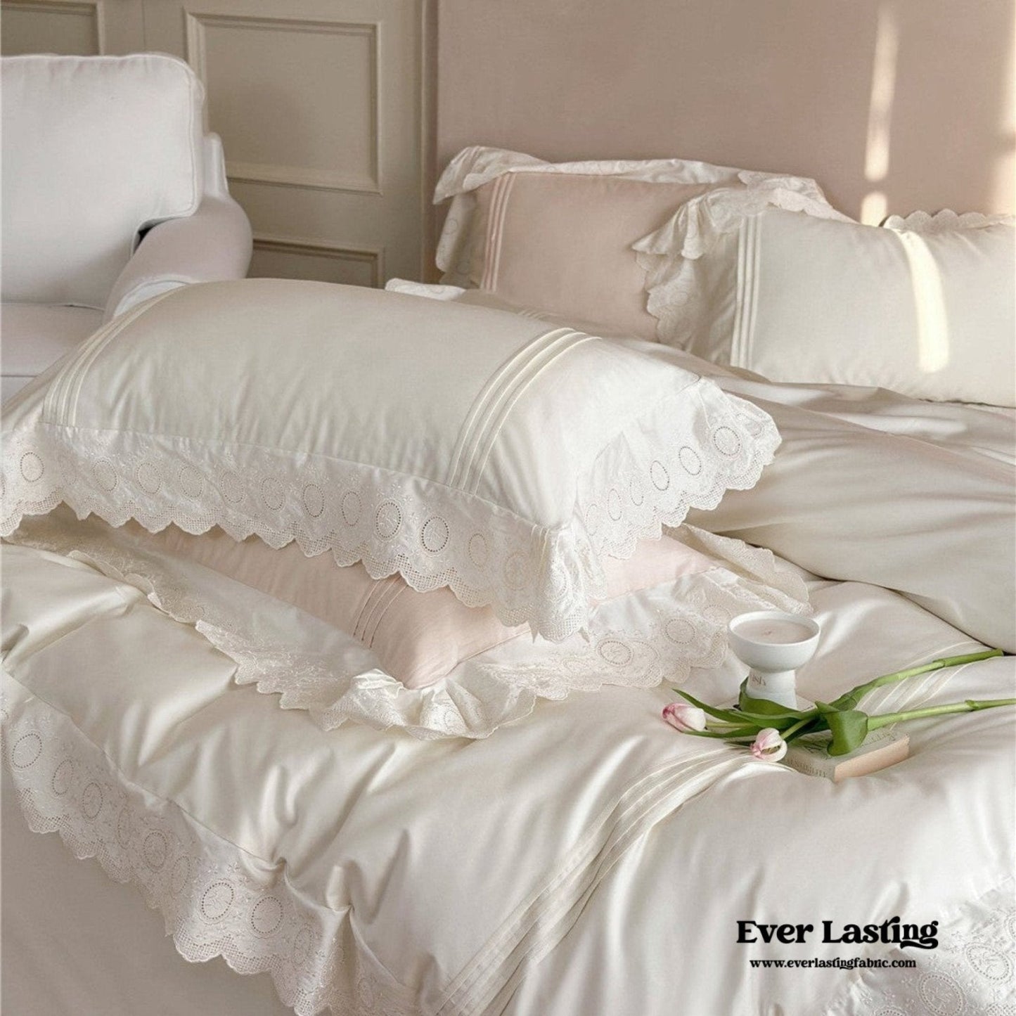 Isabelle Silky Cottage Ruffled Bedding Set / White