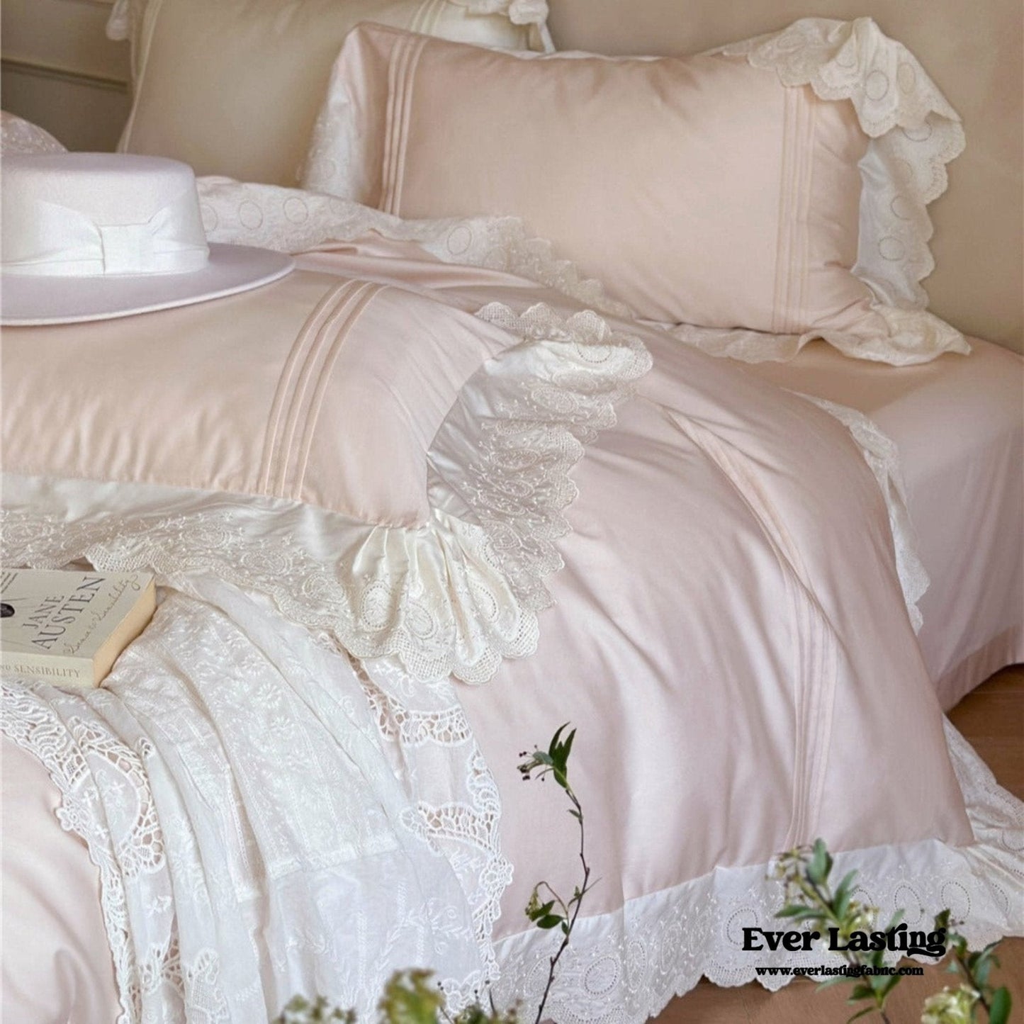 Isabelle Silky Cottage Ruffled Bedding Set / White