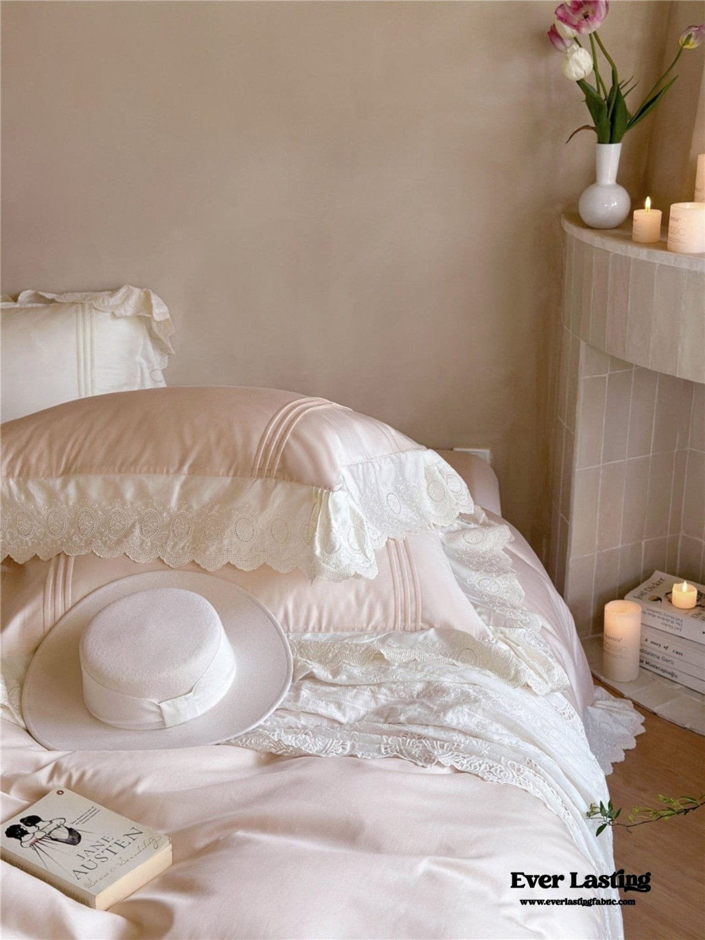 Isabelle Silky Cottage Ruffled Bedding Set / White