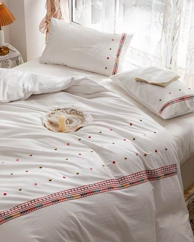 Isla White Floral Embroidered Bedding Set / Sunflower