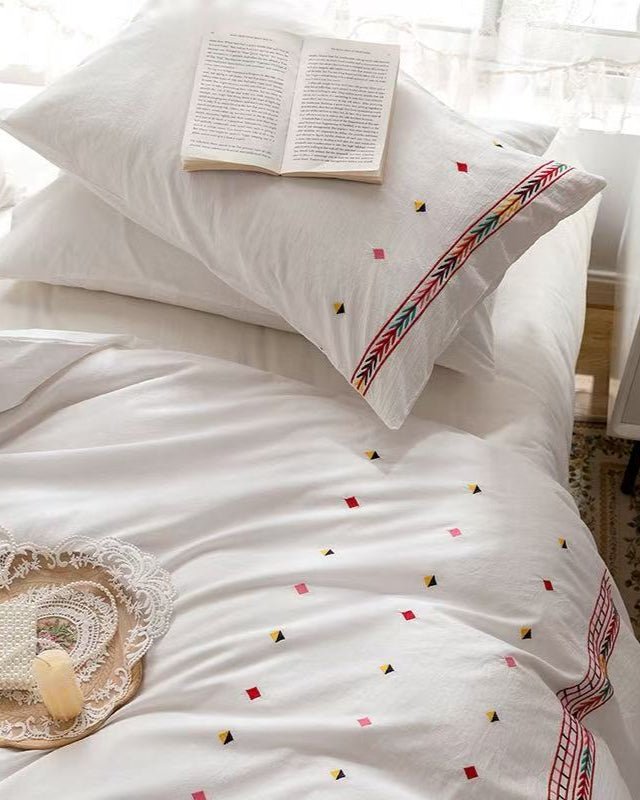 Isla White Floral Embroidered Bedding Set / Sunflower