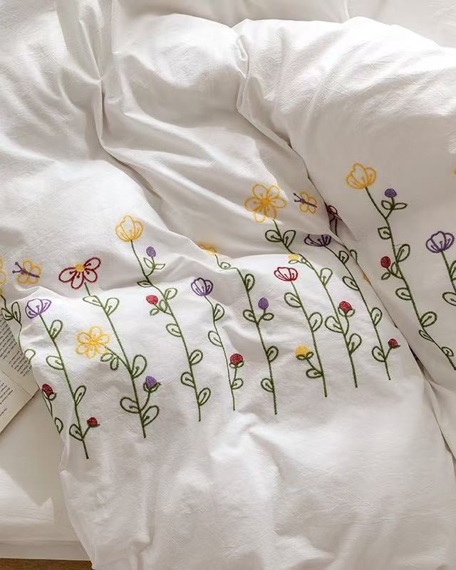 Isla White Floral Embroidered Bedding Set / Sunflower