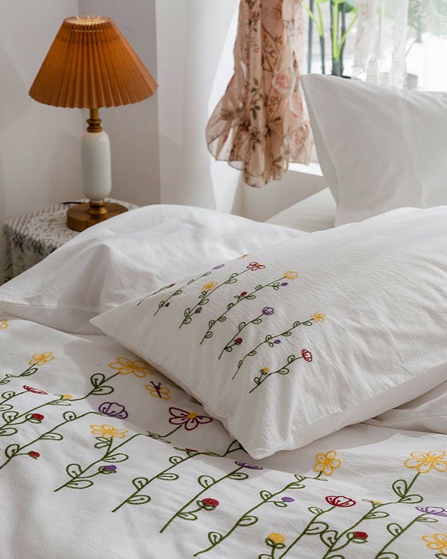 Isla White Floral Embroidered Bedding Set / Sunflower